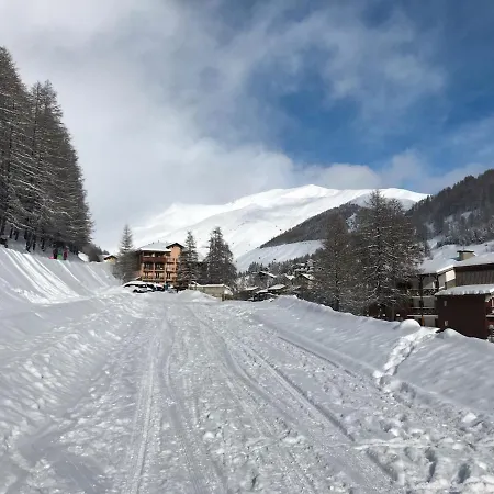 La Foux D'allos, Coquet Au Pied Des Pistes * ألو